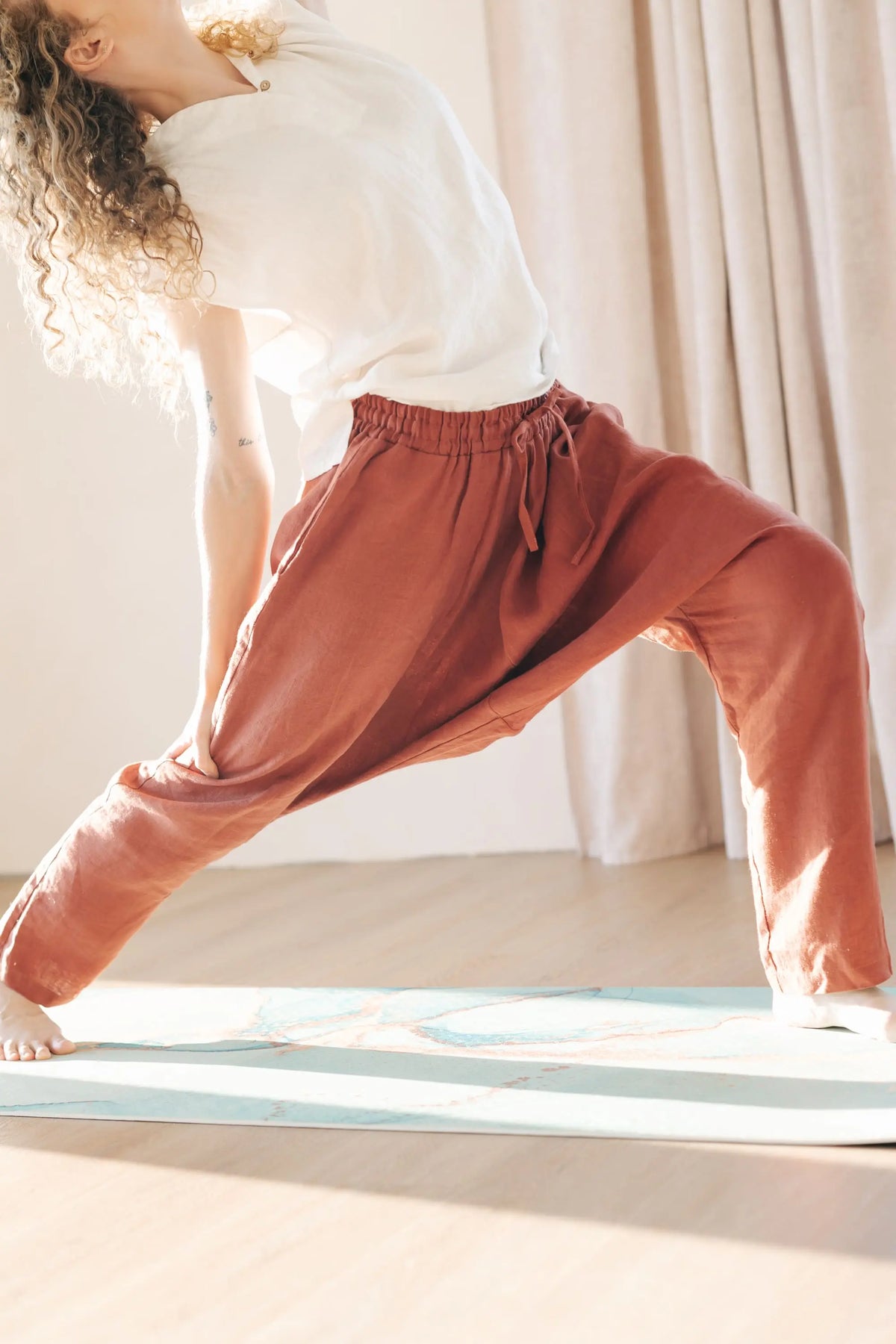 Yogabyxor i linne - Haremsbyxor med dragsko i midjan