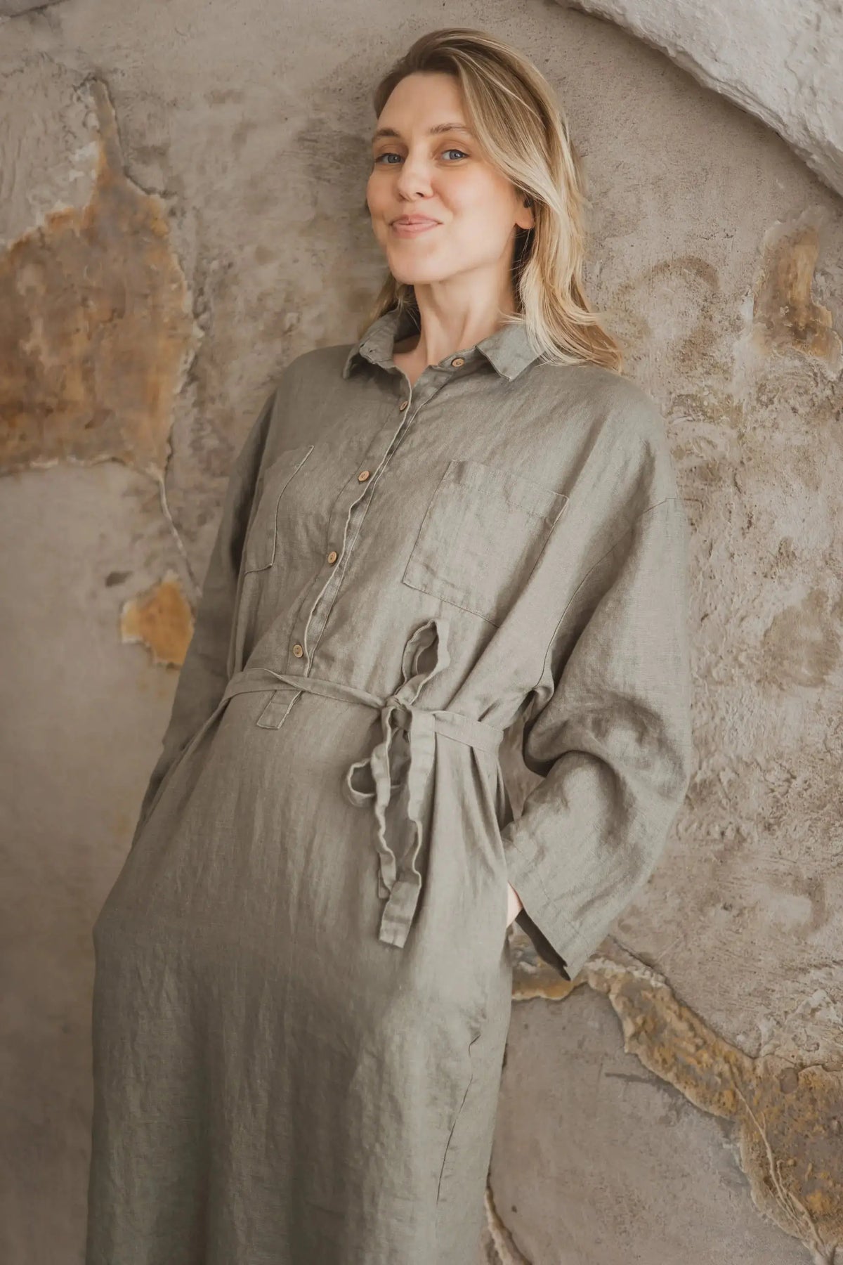 Upper body view of collar and button placket on the Linen Belted Portofino Shirt Dress 605