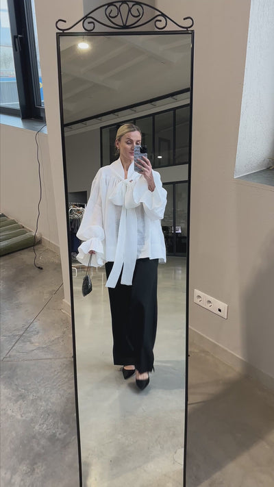 Model wearing the Soft & Fabulous Linen Blouse Victoria, showing the relaxed silhouette and linen fabric movement