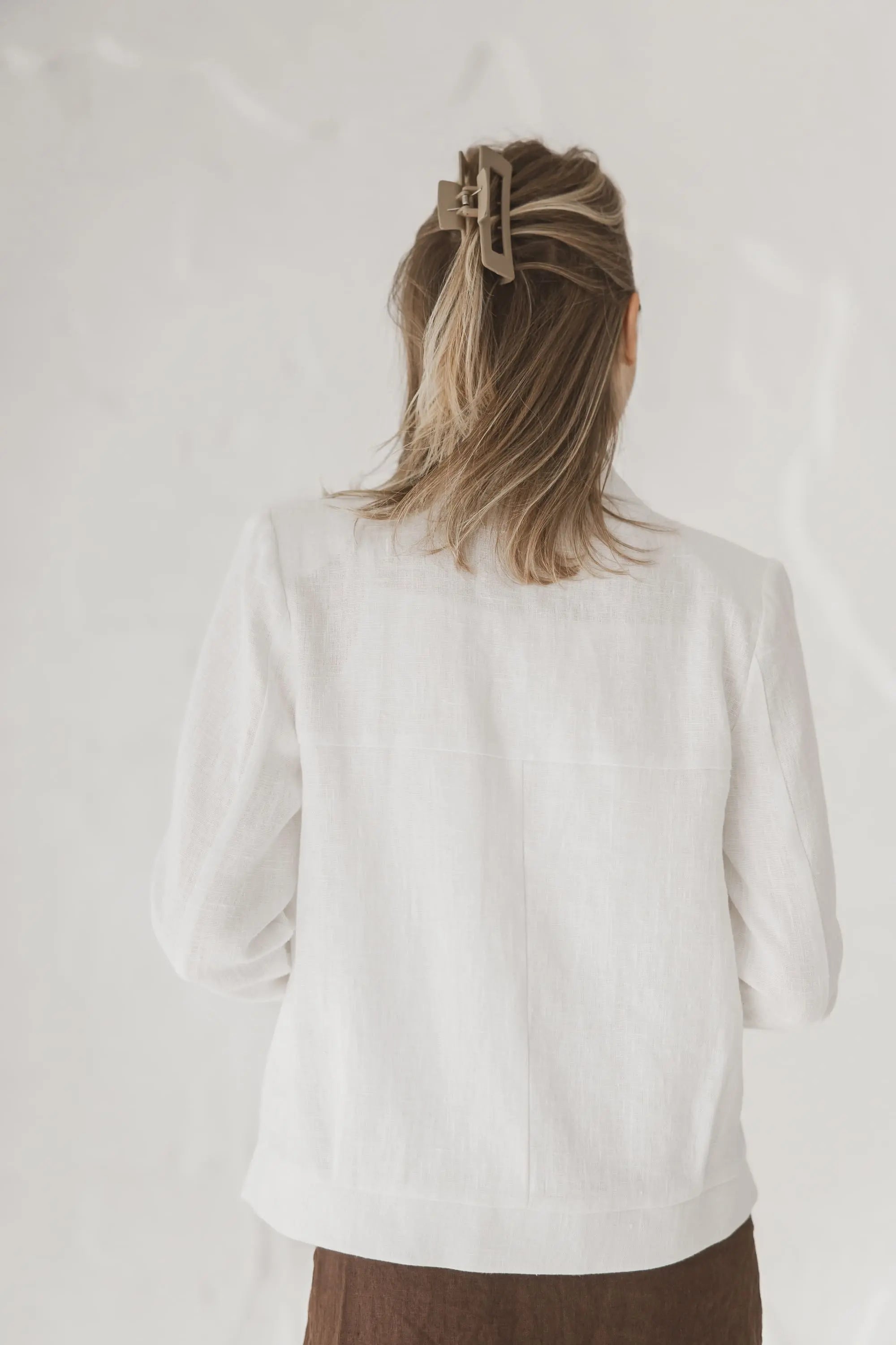 Back view of The Riviera structured heavyweight linen blazer for women 254