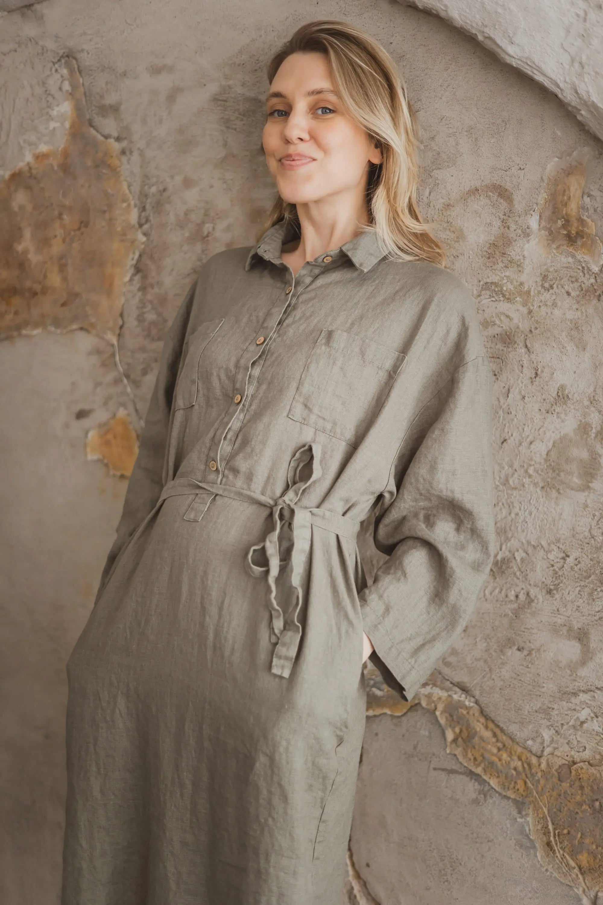 Upper body view of collar and button placket on the Linen Belted Portofino Shirt Dress 605